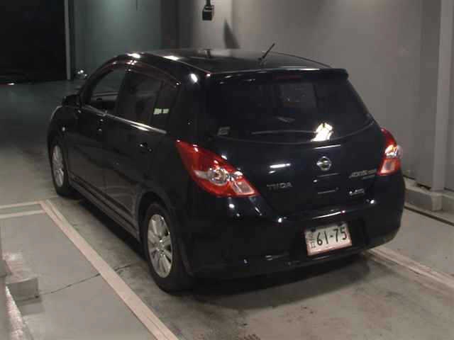 NISSAN TIIDA