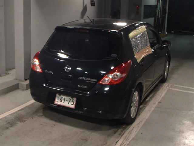 NISSAN TIIDA