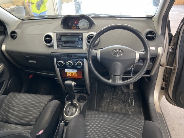 TOYOTA IST