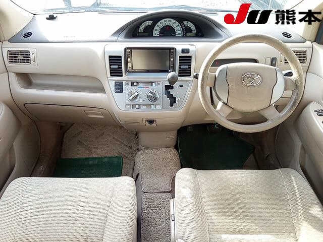 TOYOTA RAUM