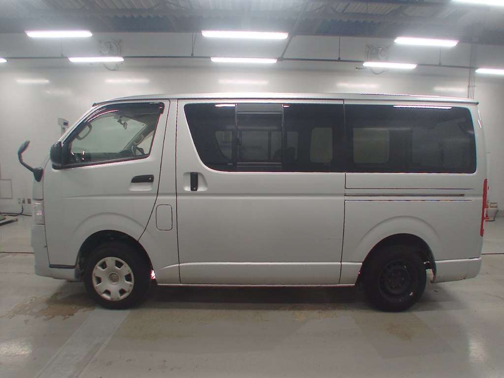 TOYOTA REGIUS ACE