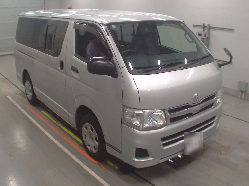 TOYOTA REGIUS ACE