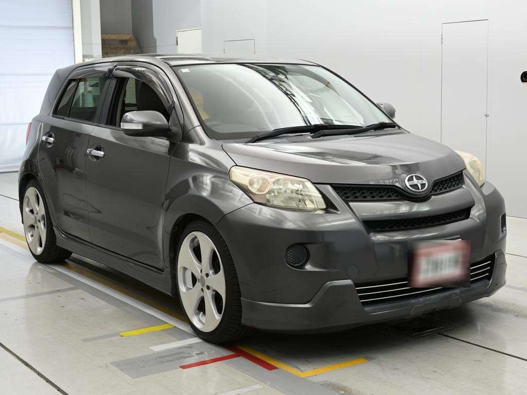 TOYOTA IST