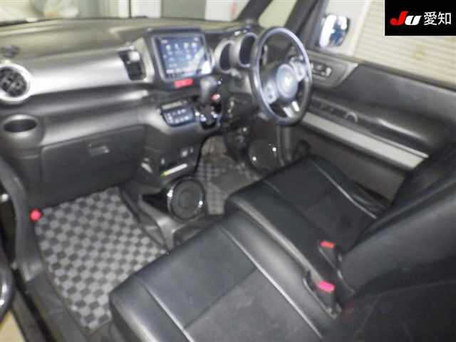 HONDA N-BOX SLASH