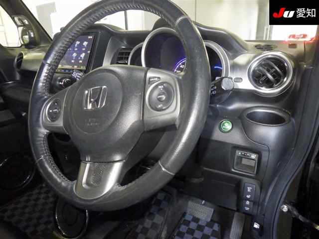 HONDA N-BOX SLASH