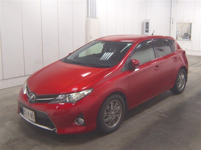TOYOTA AURIS