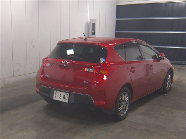 TOYOTA AURIS