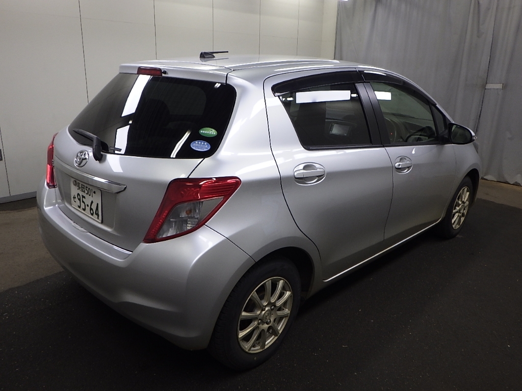 TOYOTA VITZ