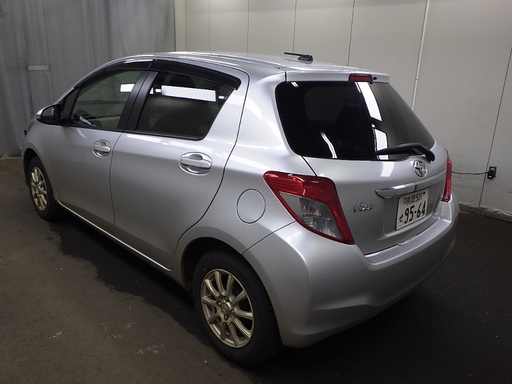 TOYOTA VITZ