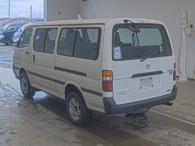 TOYOTA HIACE