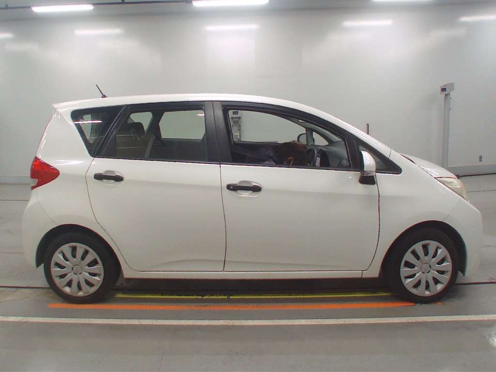 SUBARU TREZIA