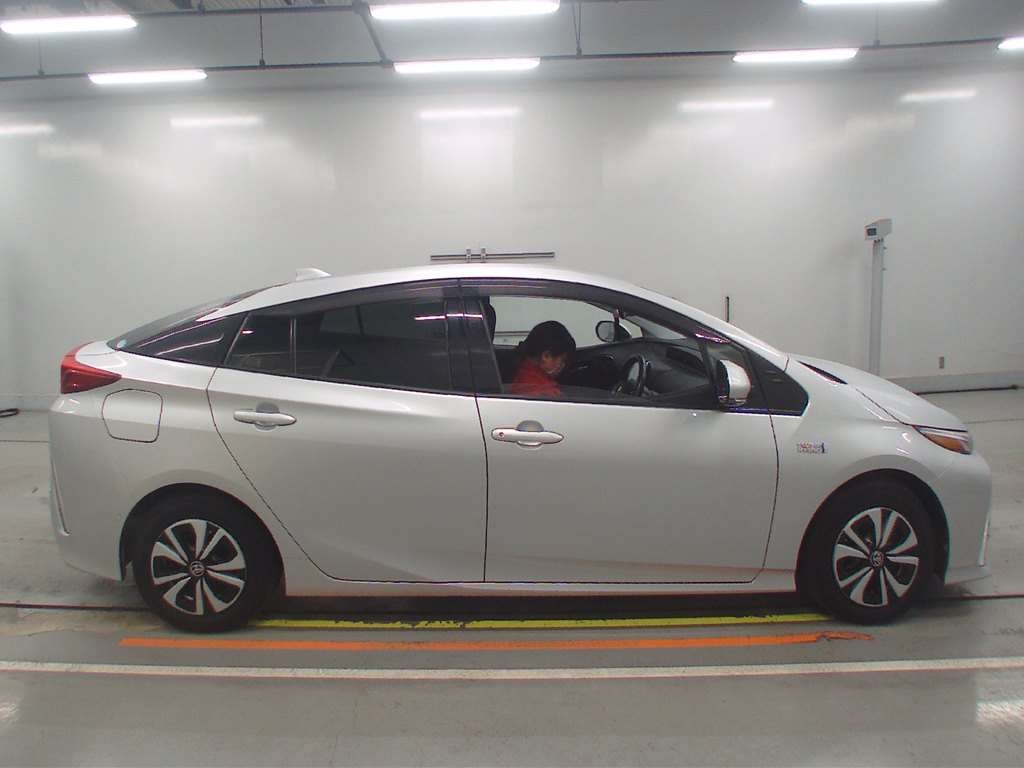 TOYOTA PRIUS PHV
