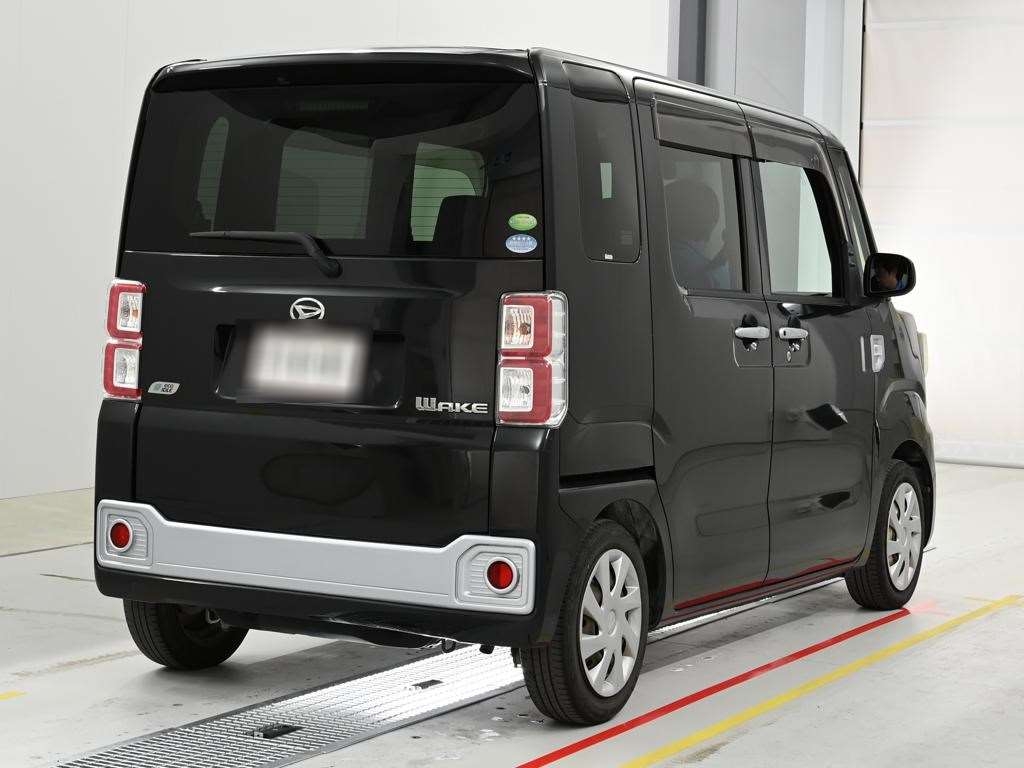 DAIHATSU WAKE