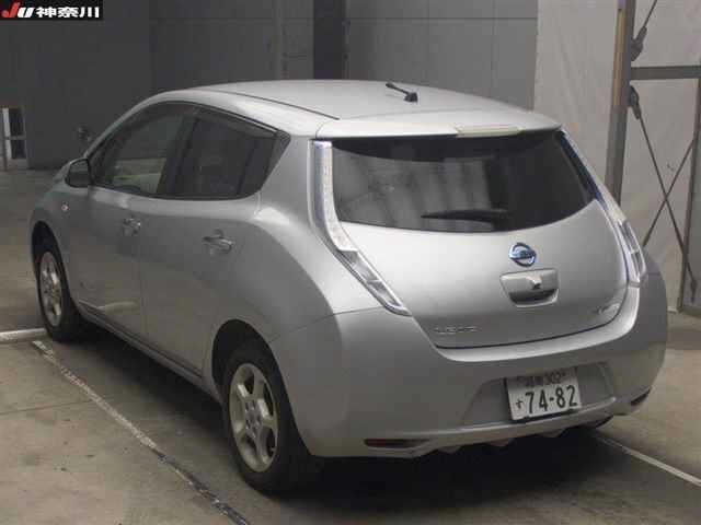 NISSAN LEAF