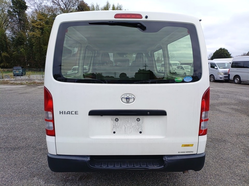 TOYOTA REGIUS ACE