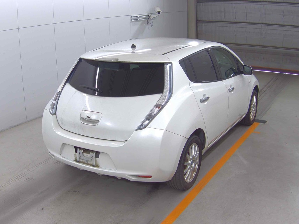 NISSAN LEAF