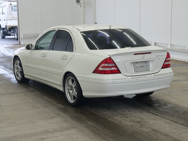 MERCEDES-BENZ C-CLASS