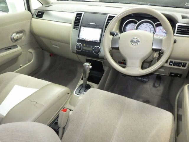 NISSAN TIIDA LATIO