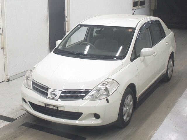 NISSAN TIIDA LATIO