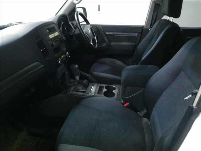 MITSUBISHI PAJERO