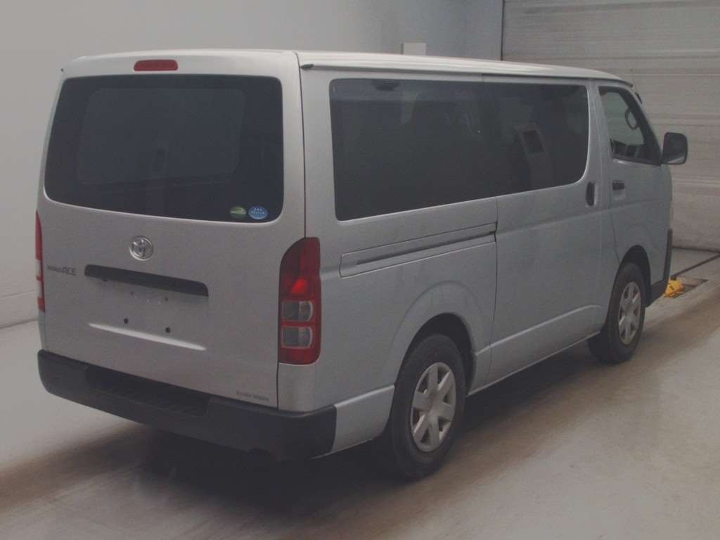 TOYOTA REGIUS ACE