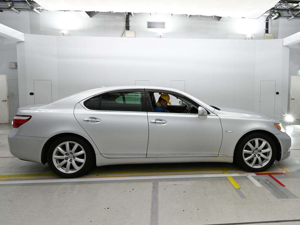 LEXUS LS460