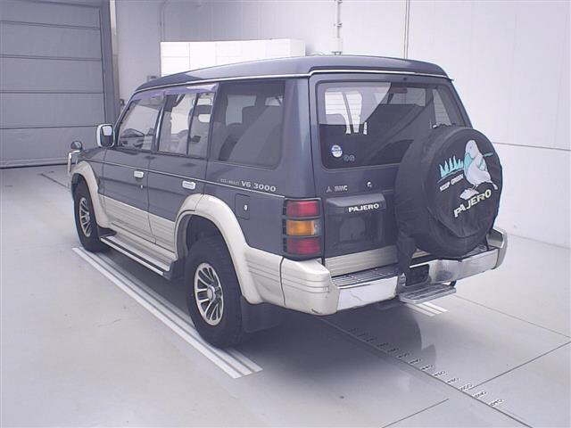 MITSUBISHI PAJERO