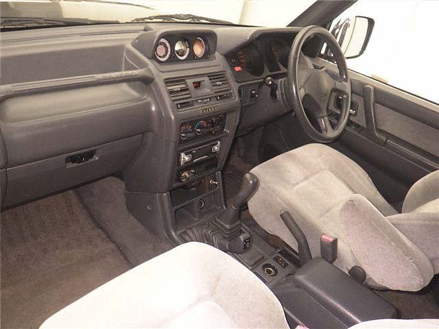 MITSUBISHI PAJERO
