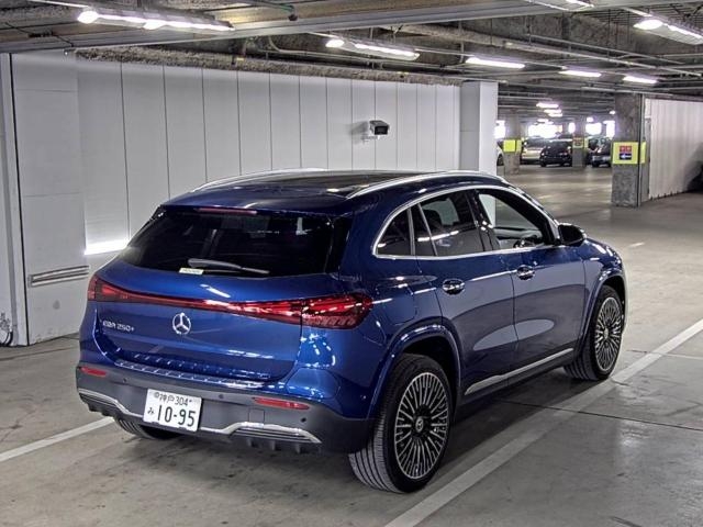 MERCEDES-BENZ EQA