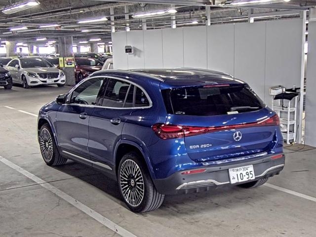 MERCEDES-BENZ EQA