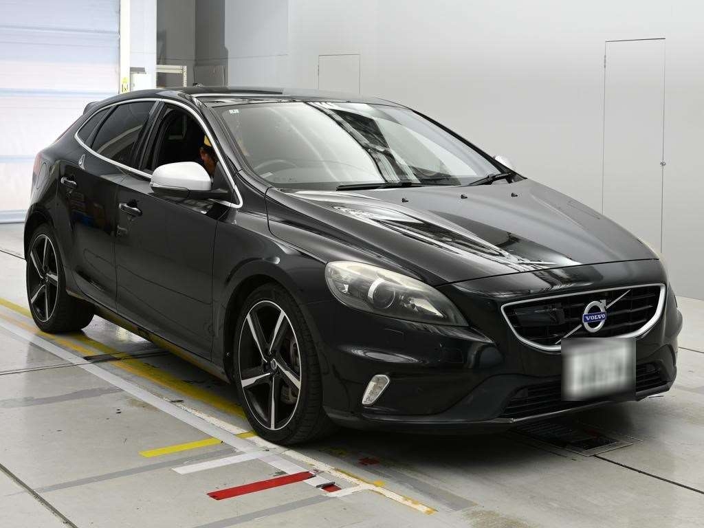 VOLVO V40
