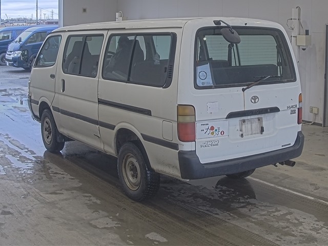 TOYOTA HIACE