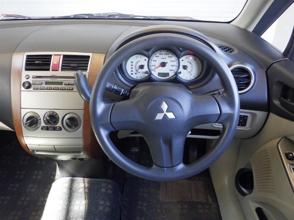 MITSUBISHI COLT