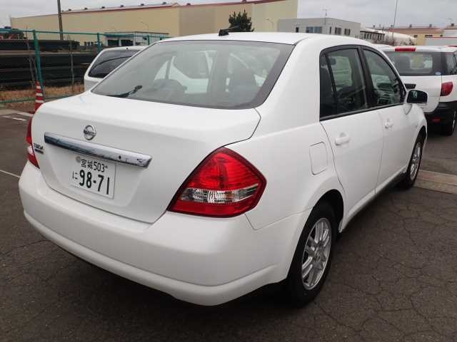 NISSAN TIIDA LATIO