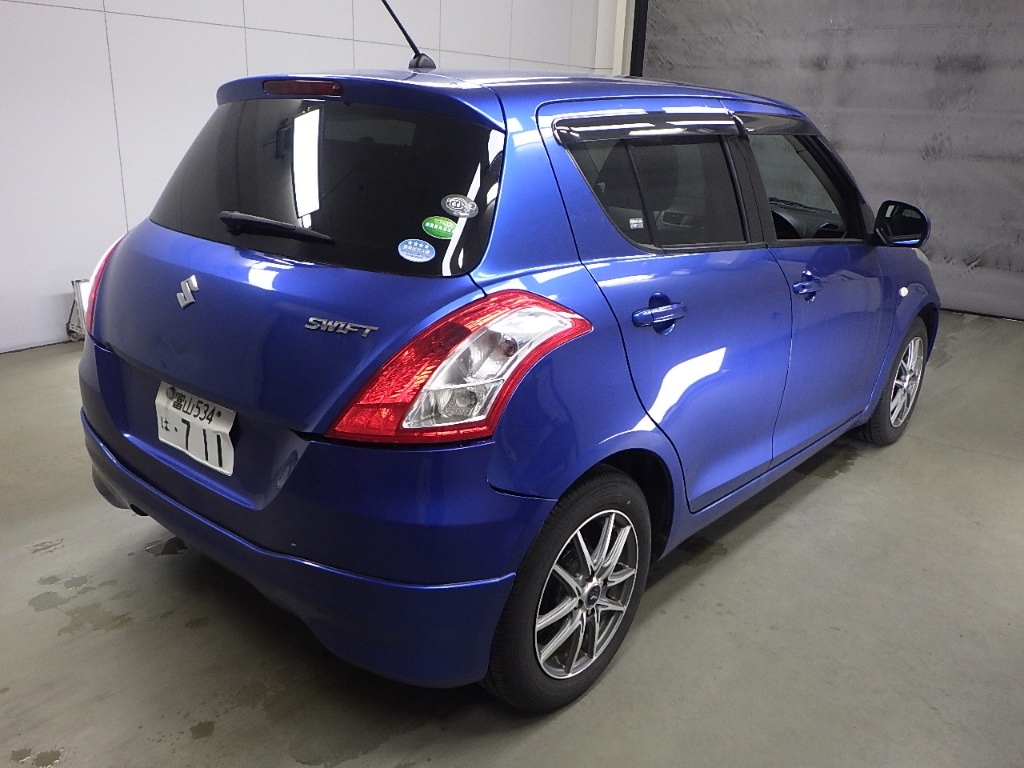 SUZUKI SWIFT