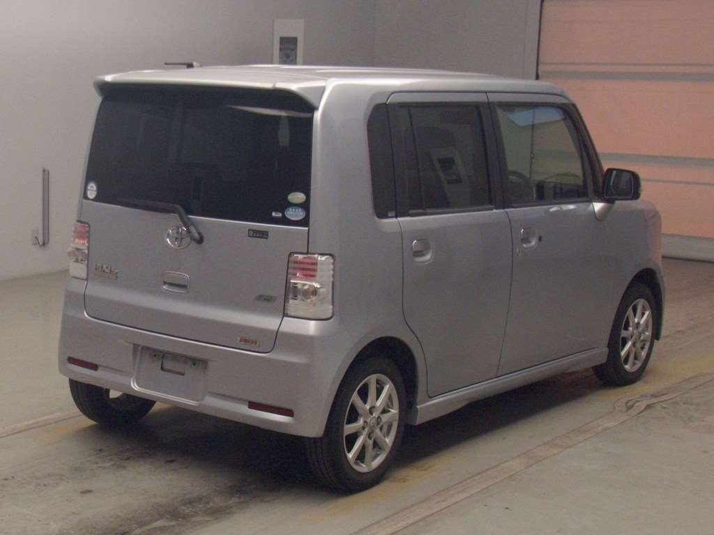 TOYOTA PIXIS SPACE