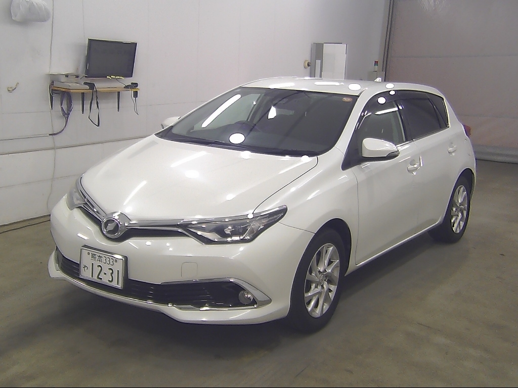 TOYOTA AURIS
