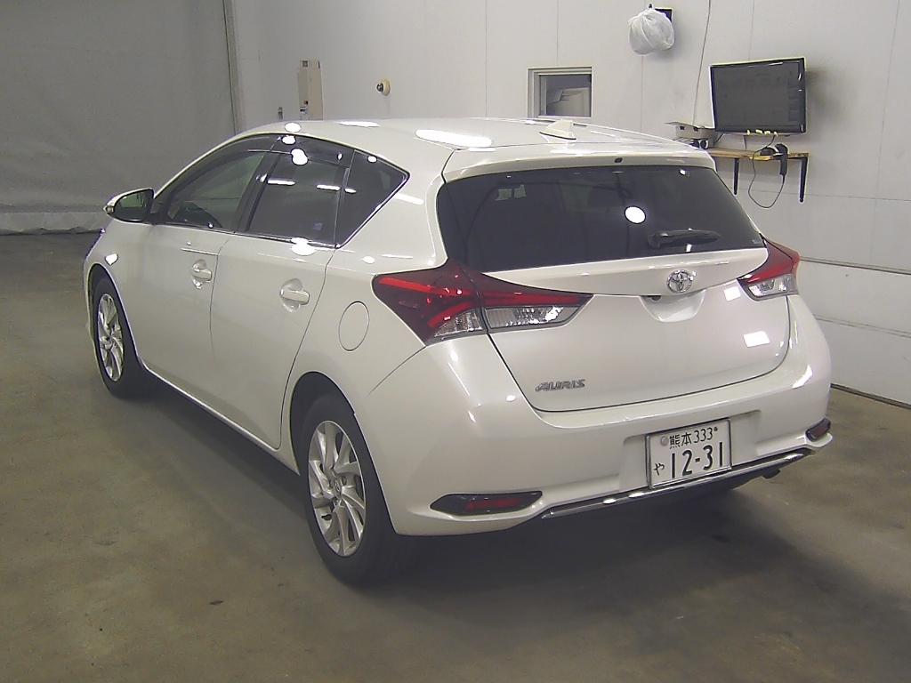 TOYOTA AURIS