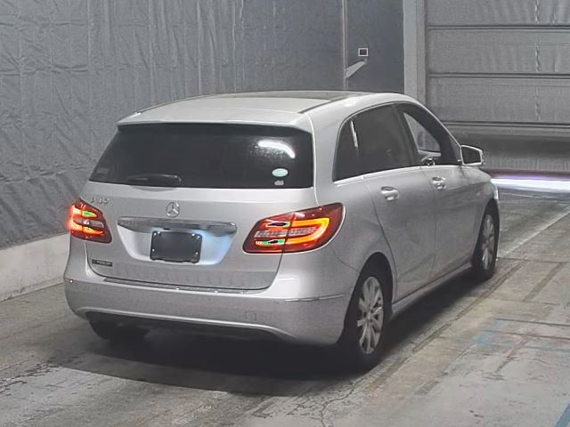 MERCEDES-BENZ B-CLASS