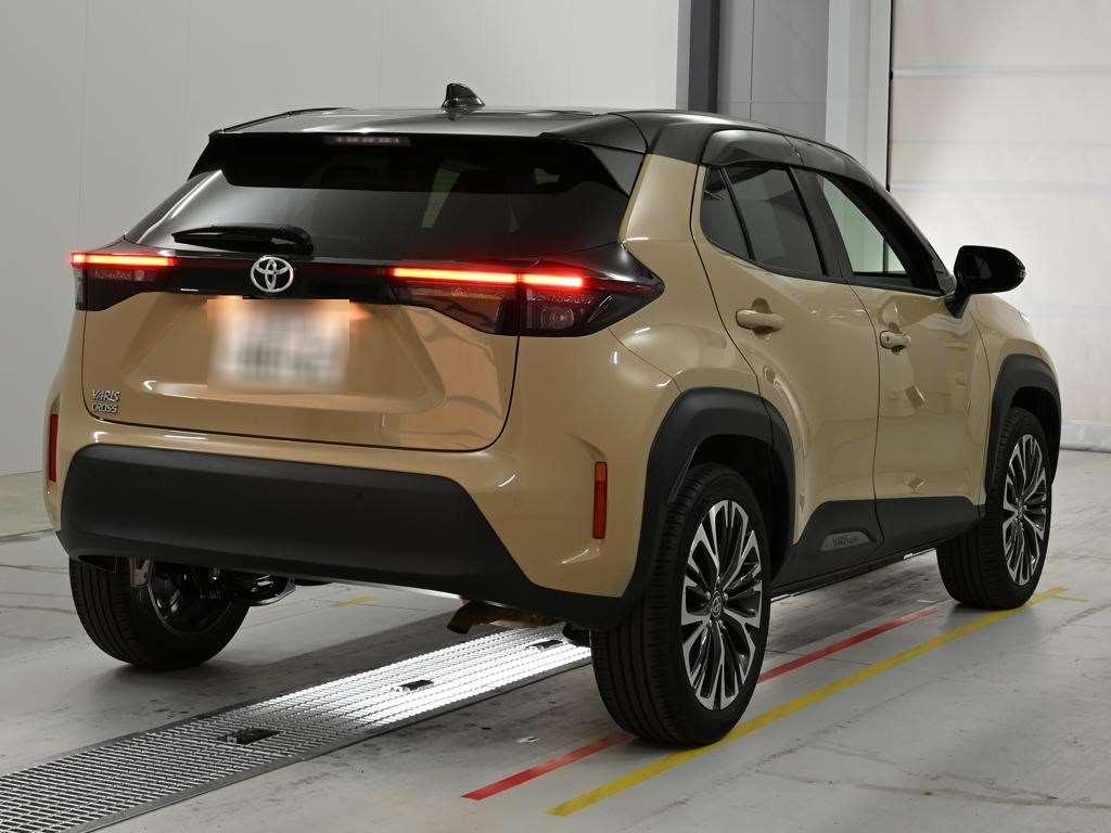 TOYOTA YARIS CROSS
