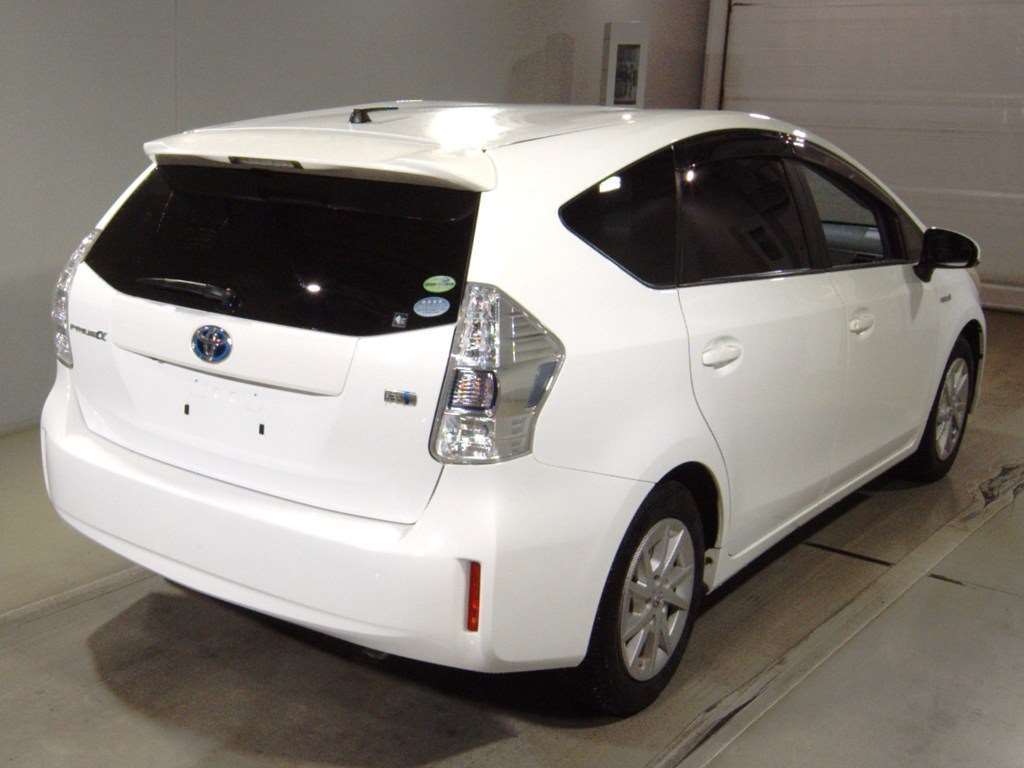 TOYOTA PRIUS ALPHA