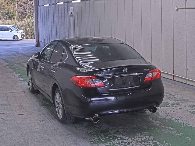 NISSAN FUGA