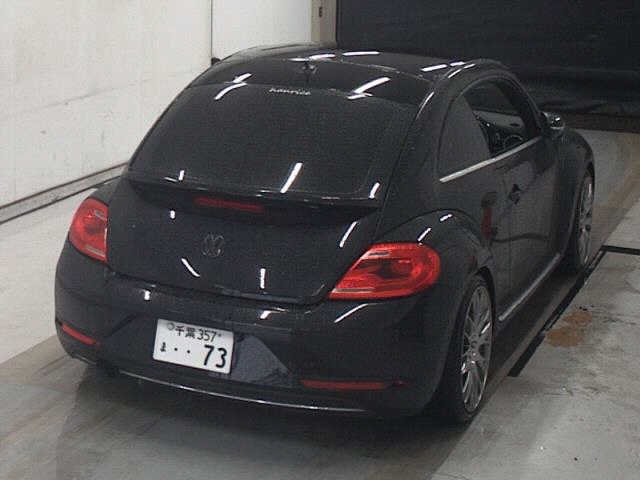 VOLKSWAGEN BEETLE