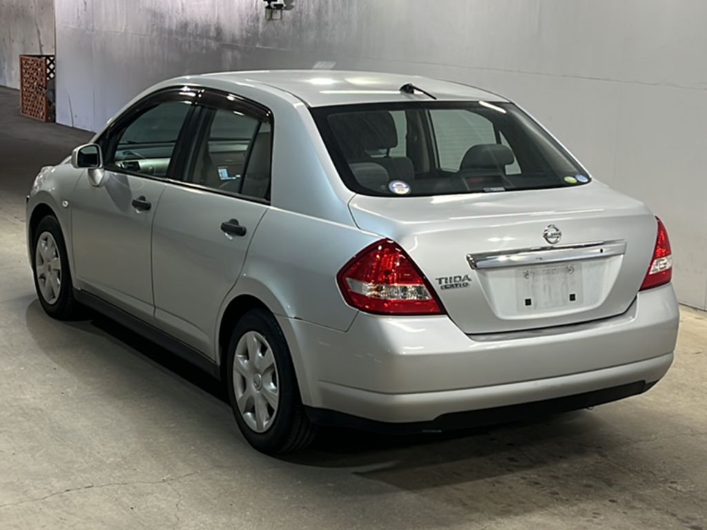 NISSAN TIIDA LATIO