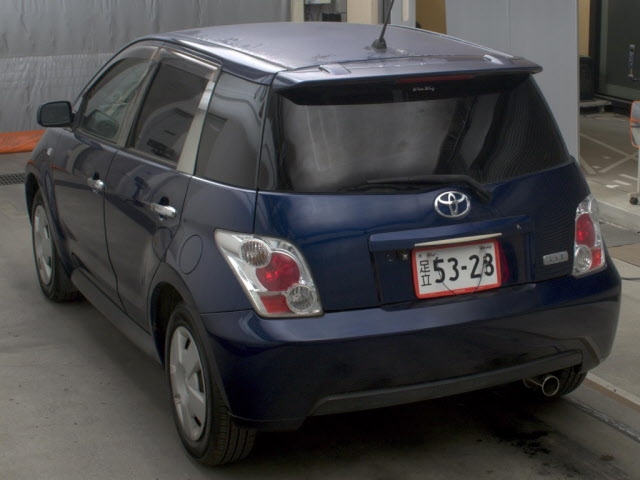 TOYOTA IST