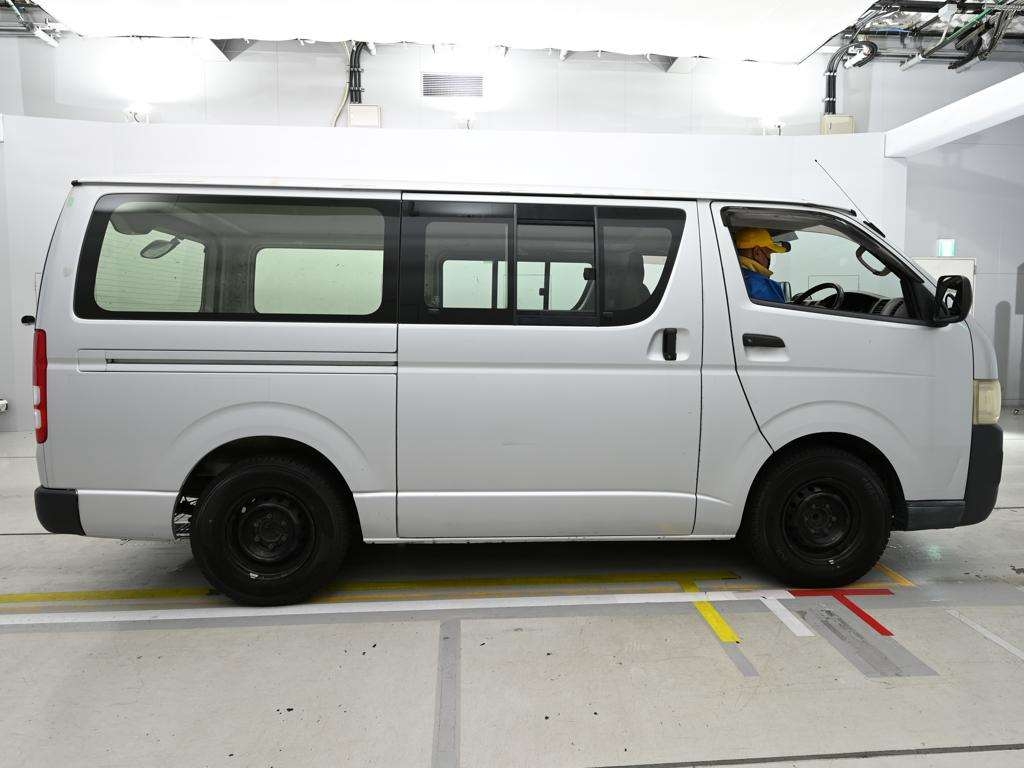 TOYOTA REGIUS ACE