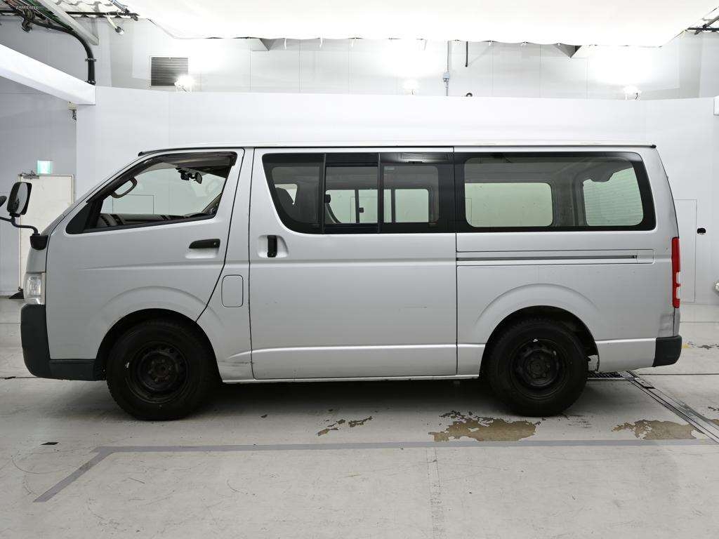 TOYOTA REGIUS ACE