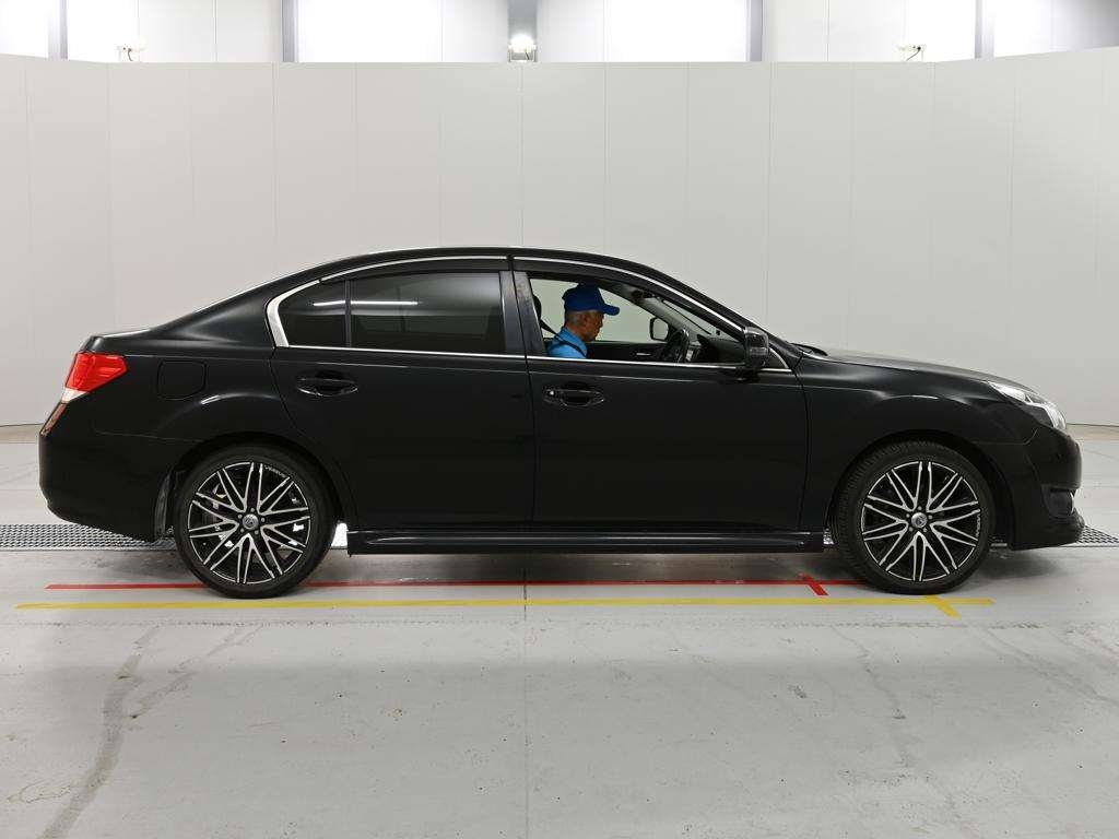 SUBARU LEGACY B4