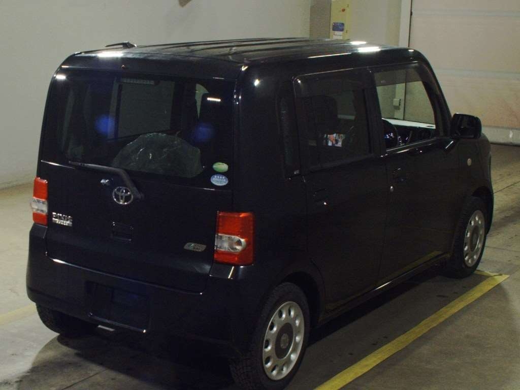 TOYOTA PIXIS SPACE