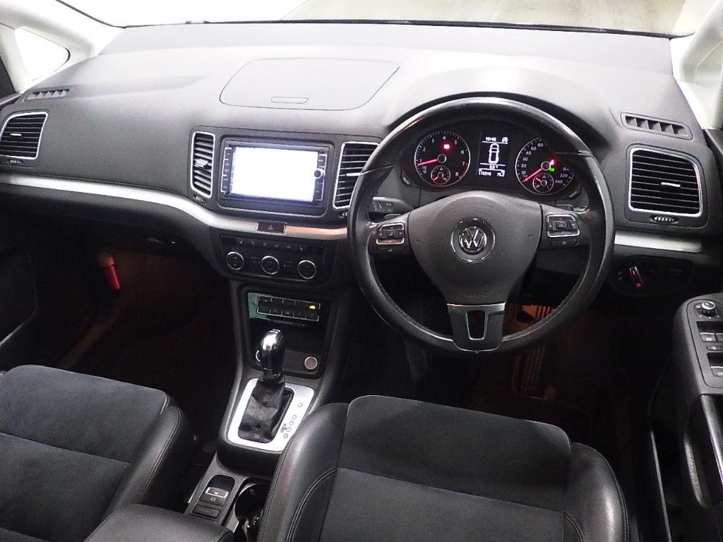 VOLKSWAGEN SHARAN